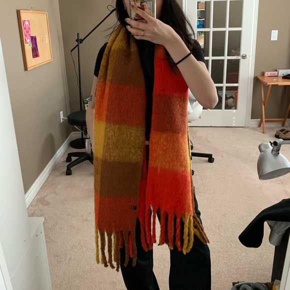 orange multicoloured checker scarf - Picture 3 of 3